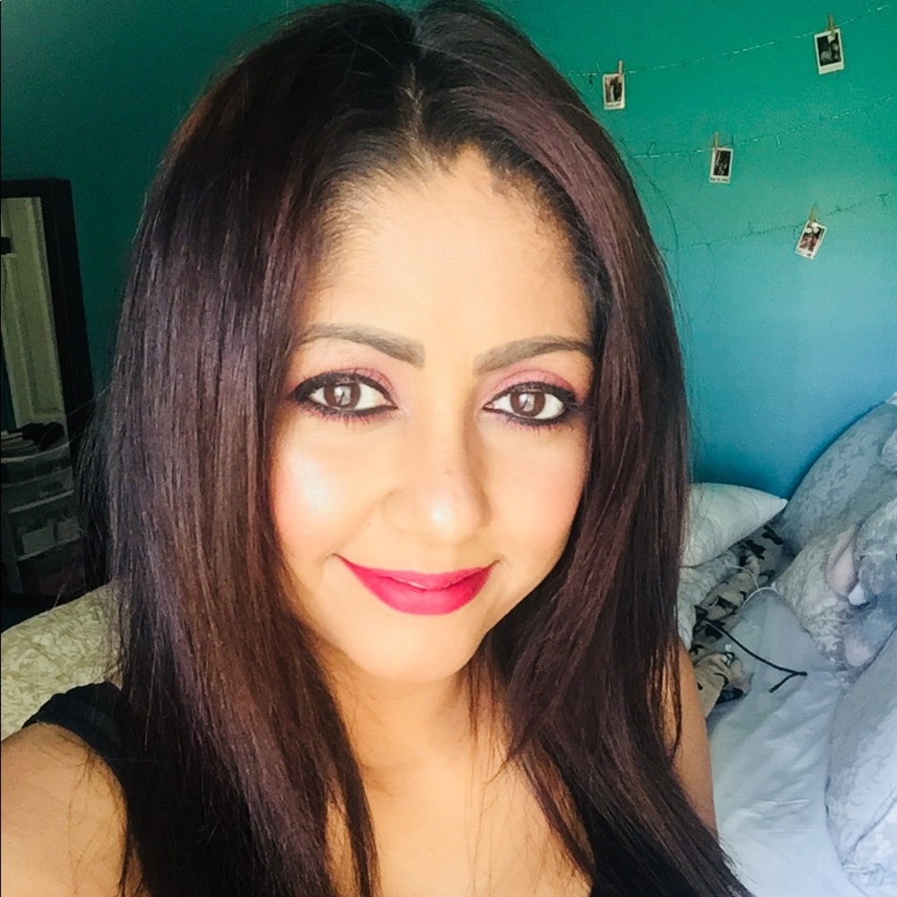Meet your Posher, Hema